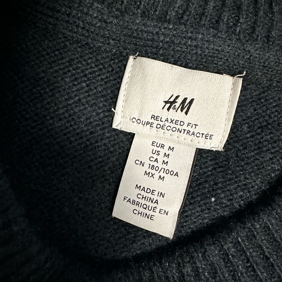H&M Sweater - Picture 3 of 3